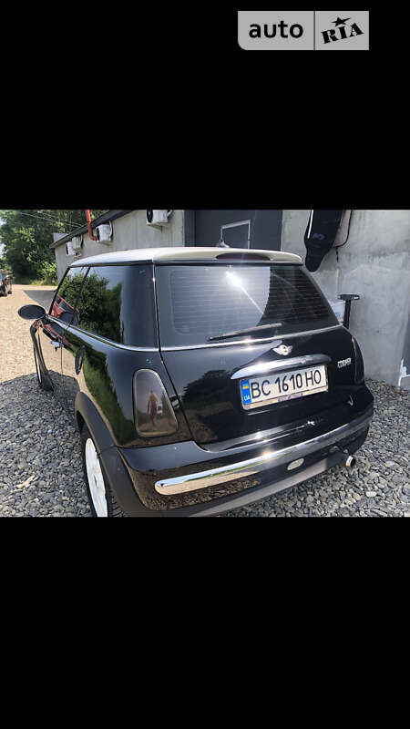 Купе MINI Hatch 2001 в Снятині