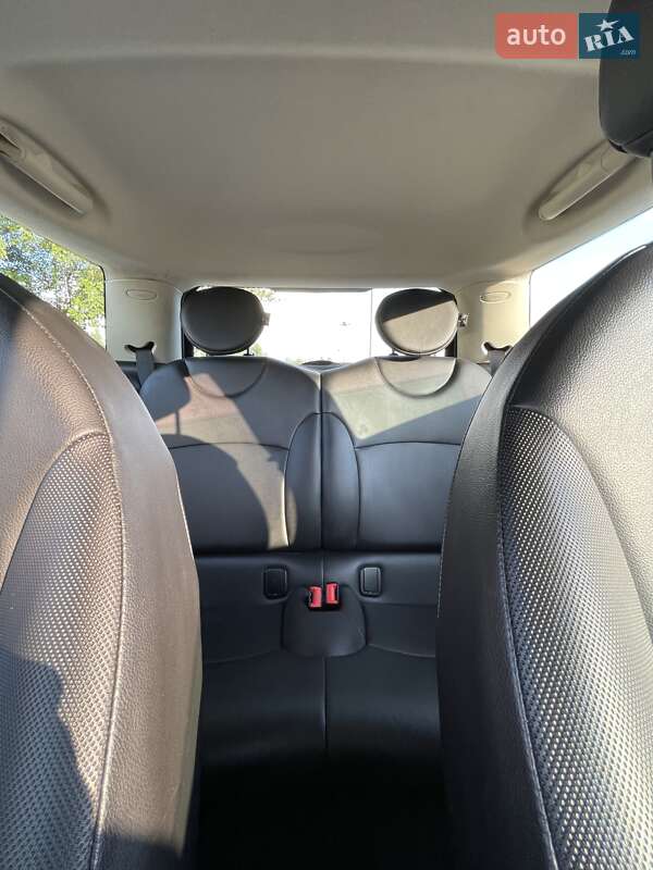 Седан MINI Hatch 2011 в Києві