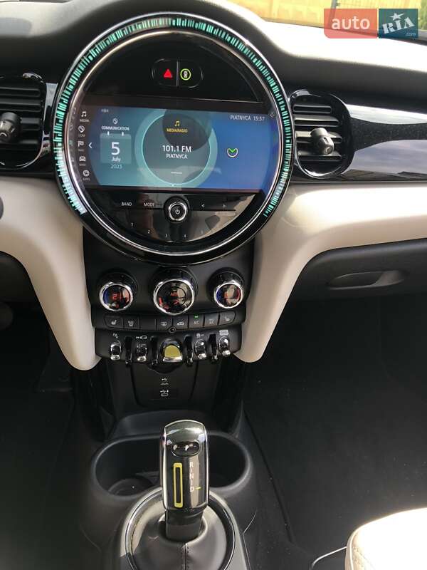 Купе MINI Hatch 2021 в Киеве