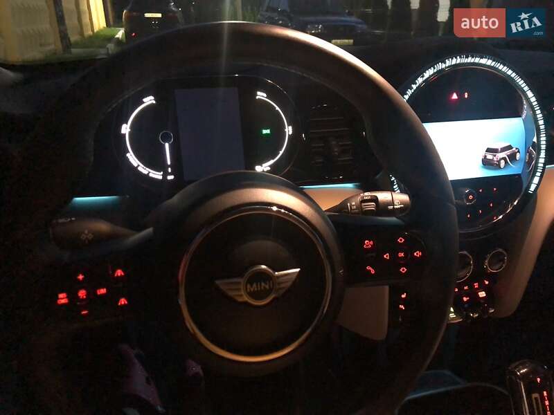Купе MINI Hatch 2021 в Киеве