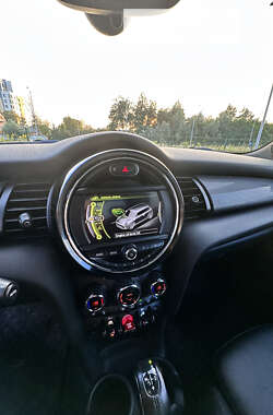 Хетчбек MINI Hatch 2014 в 