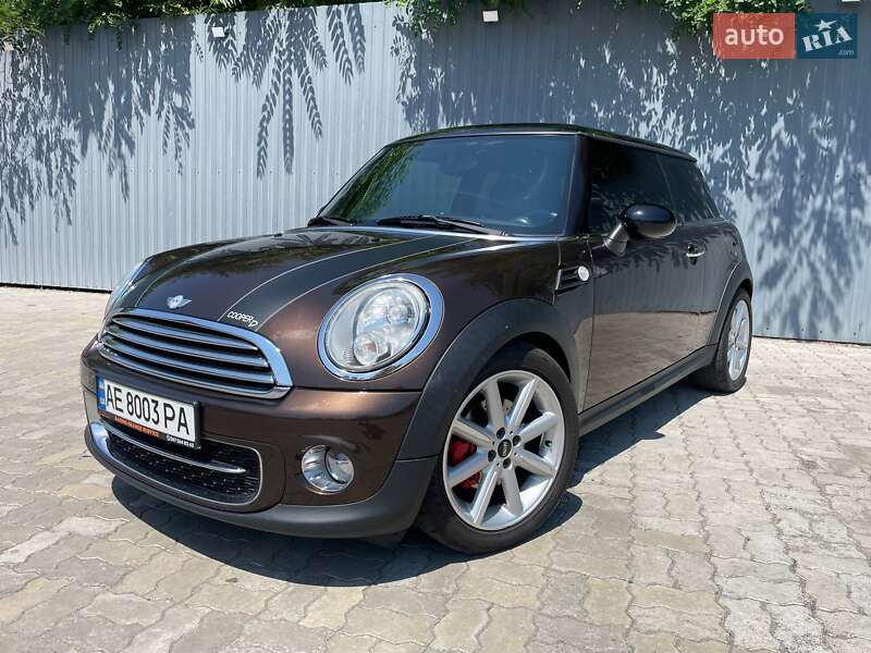 Седан MINI Hatch 2011 в Кам'янському