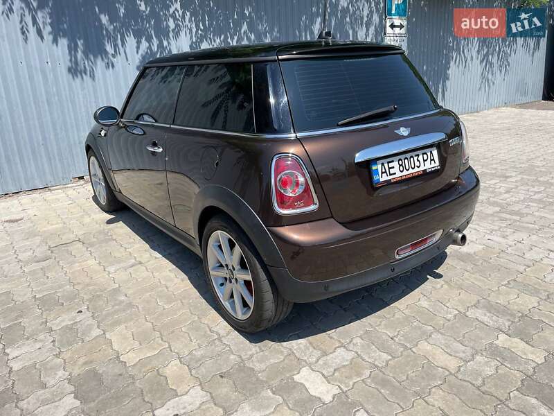 Седан MINI Hatch 2011 в Кам'янському
