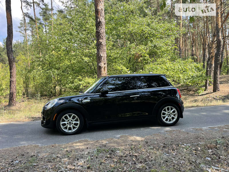 Седан MINI Hatch 2015 в Києві