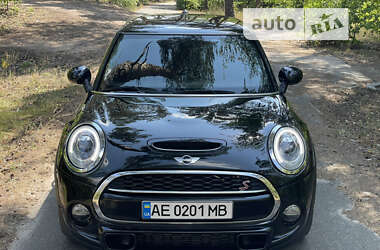 Седан MINI Hatch 2015 в Киеве
