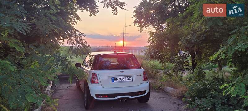 Хэтчбек MINI Hatch 2011 в Одессе