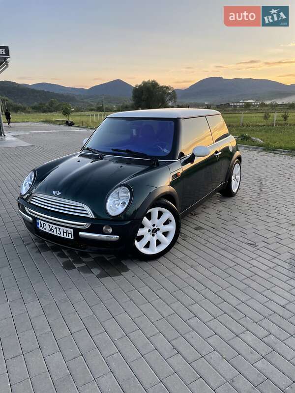 Хетчбек MINI Hatch 2003 в Хусті