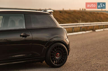 Хэтчбек MINI Hatch 2015 в Ровно