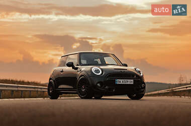 Хэтчбек MINI Hatch 2015 в Ровно