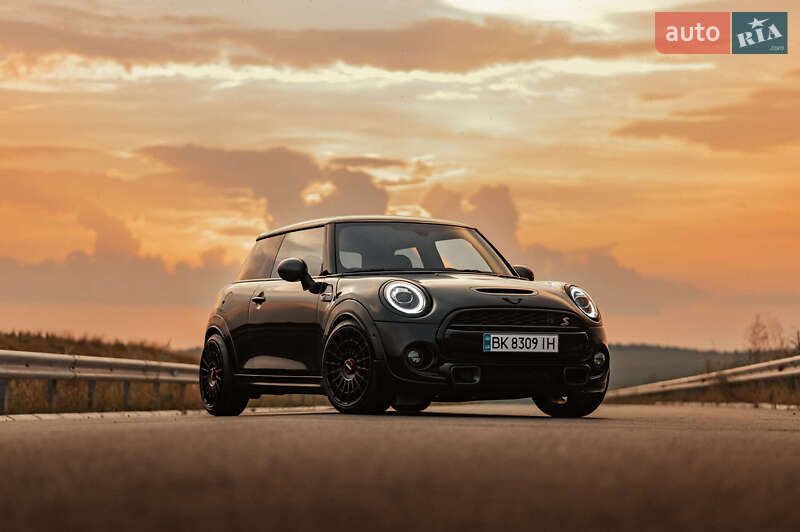 Хетчбек MINI Hatch 2015 в Рівному