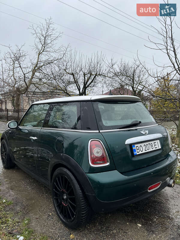 Хэтчбек MINI Hatch 2010 в Теребовле