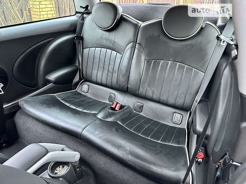 Хэтчбек MINI Hatch 2009 в Киеве