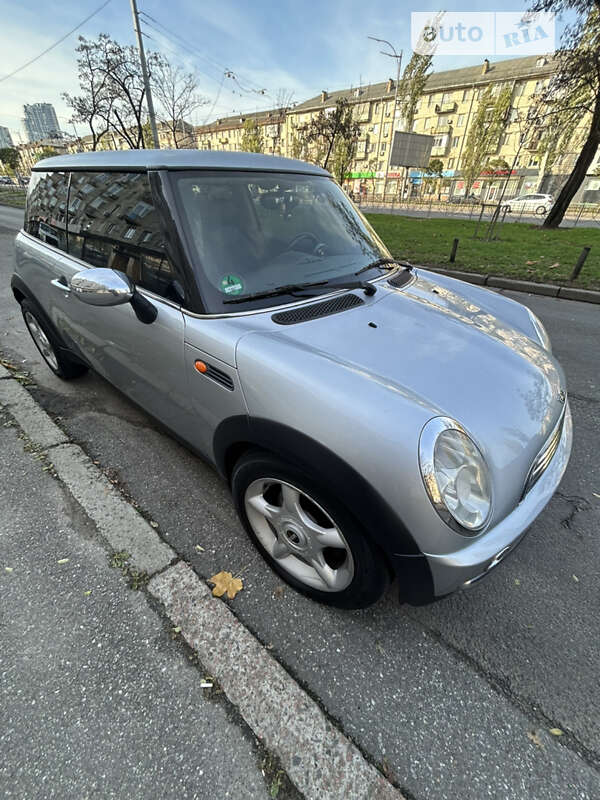 Хэтчбек MINI Hatch 2004 в Киеве