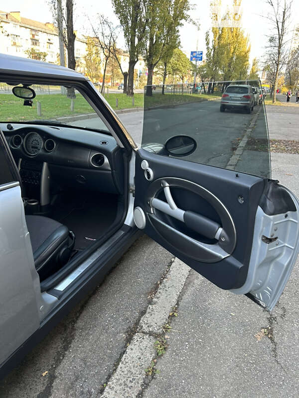 Хэтчбек MINI Hatch 2004 в Киеве