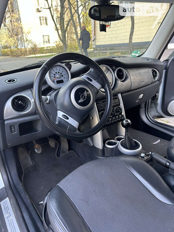 Хэтчбек MINI Hatch 2004 в Киеве