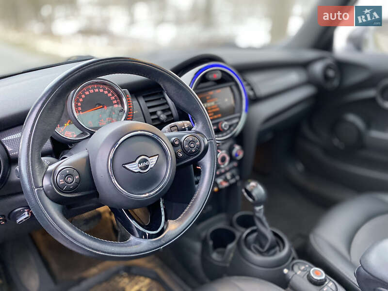 Хэтчбек MINI Hatch 2017 в Львове