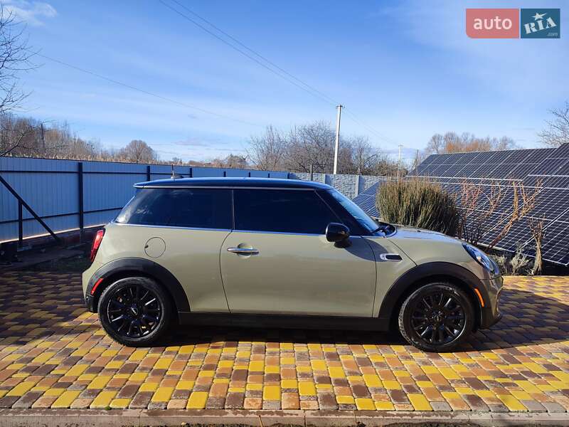 Хетчбек MINI Hatch 2019 в Пирятині
