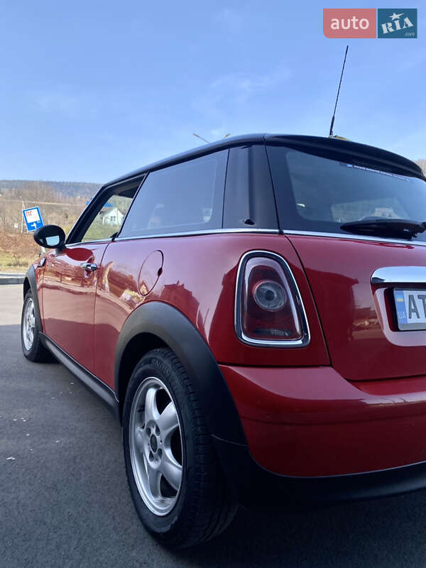 Хэтчбек MINI Hatch 2010 в Яремче