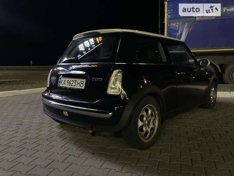 Хэтчбек MINI Hatch 2002 в Киеве