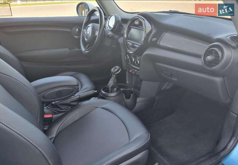 Хетчбек MINI Hatch 2016 в Львові