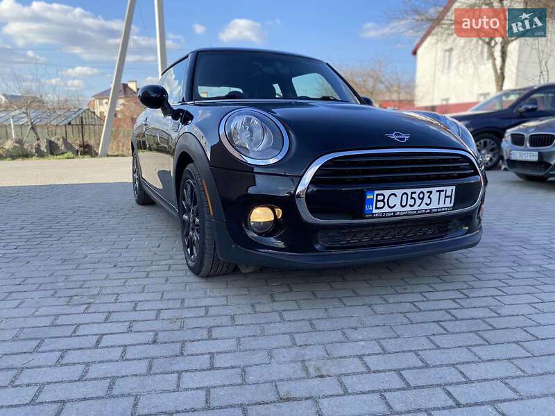 Хэтчбек MINI Hatch 2017 в Львове