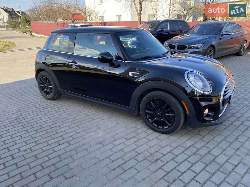 Хетчбек MINI Hatch 2017 в Львові