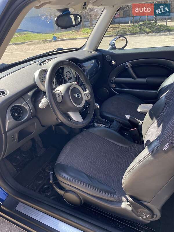 Хетчбек MINI Hatch 2003 в Запоріжжі
