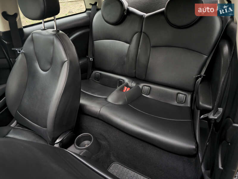 Хетчбек MINI Hatch 2012 в Бучі