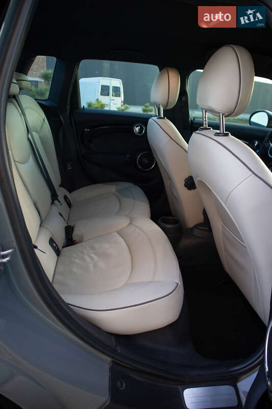 Хэтчбек MINI Hatch 2016 в Киеве