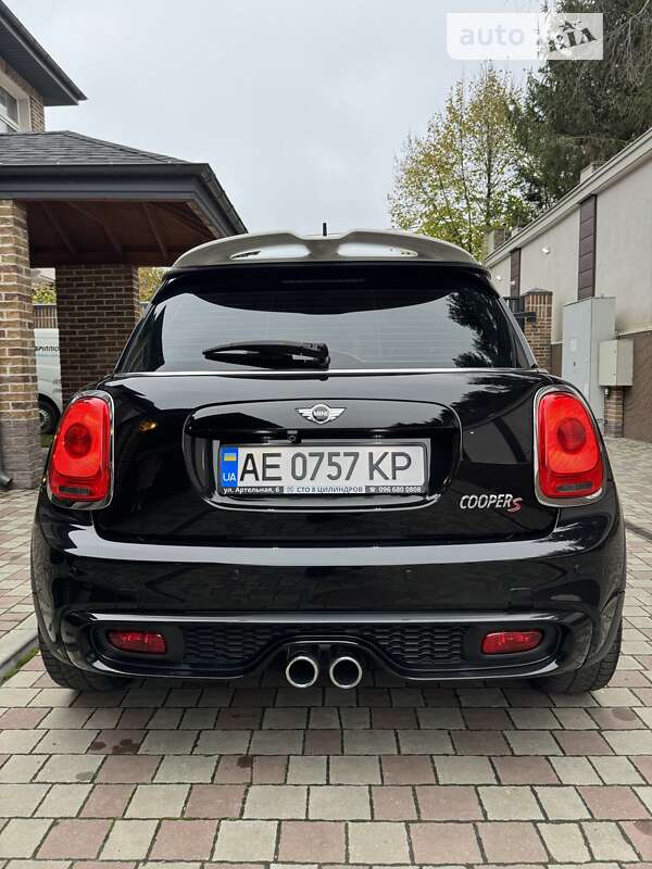 Хетчбек MINI Hatch 2016 в Дніпрі