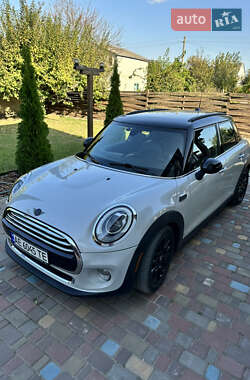 Хетчбек MINI Hatch 2016 в Кам'янському