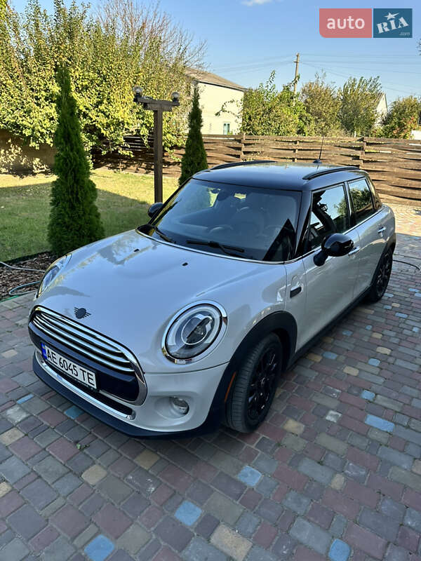 Хетчбек MINI Hatch 2016 в Кам'янському