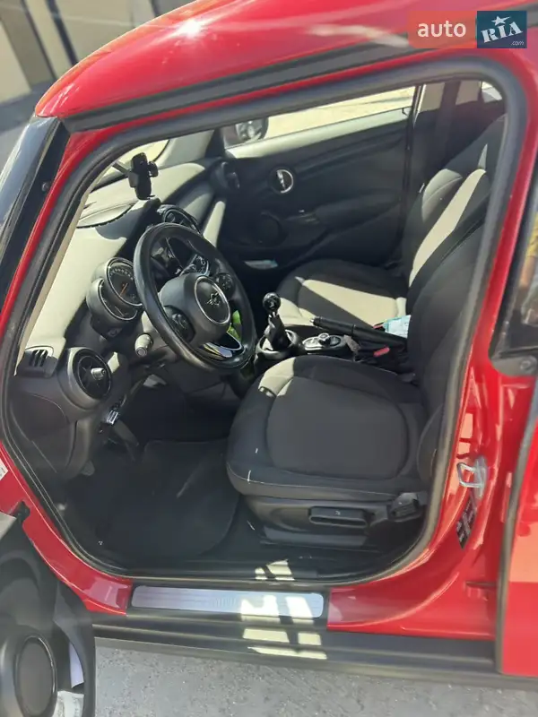 MINI Hatch 2018 VIN WMWXU51030TF09836 фото оголошення 11 з 42