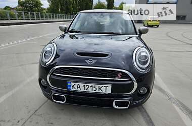 Хэтчбек MINI Hatch 2019 в Киеве