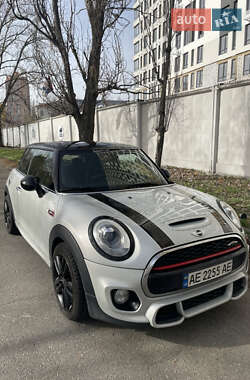 Хэтчбек MINI Hatch 2016 в Киеве