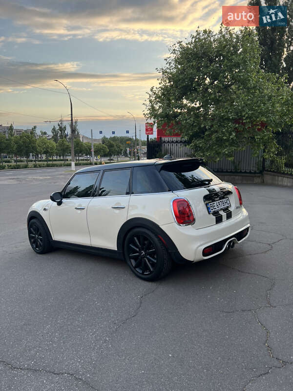 Хетчбек MINI Hatch 2015 в Миколаєві