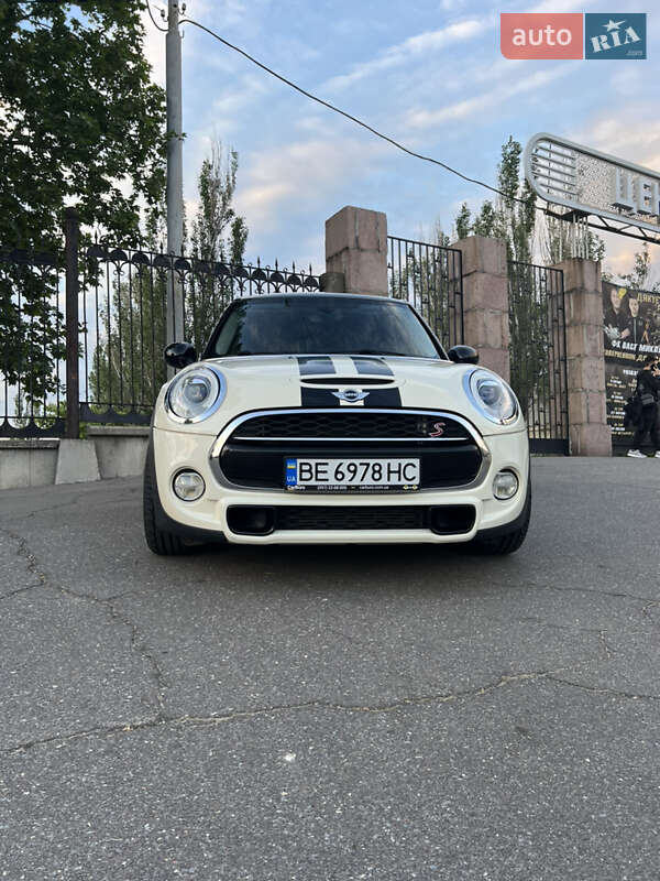 Хетчбек MINI Hatch 2015 в Миколаєві