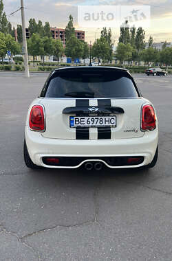 Хэтчбек MINI Hatch 2015 в Николаеве