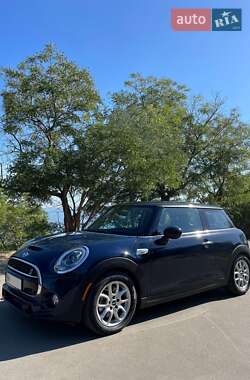 Хетчбек MINI Hatch 2014 в 