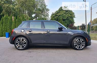 Хэтчбек MINI Hatch 2018 в Киеве