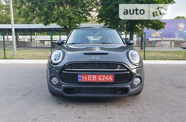 Хэтчбек MINI Hatch 2018 в Киеве