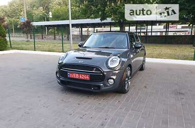 Хэтчбек MINI Hatch 2018 в Киеве