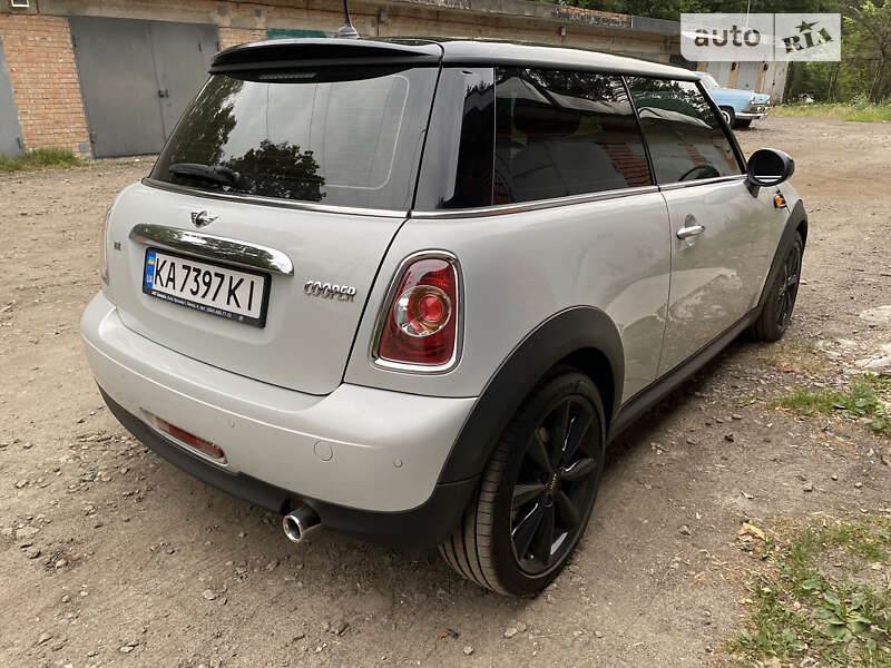 Хетчбек MINI Hatch 2012 в Києві