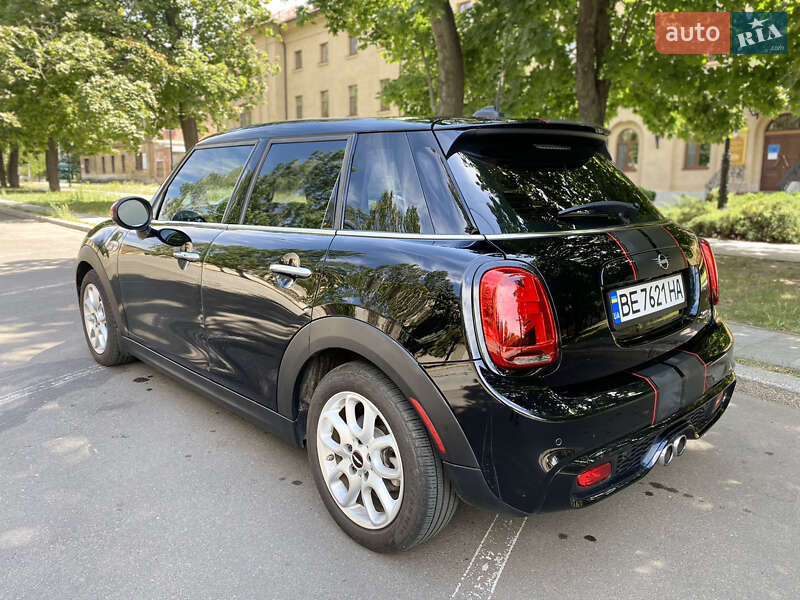 Хетчбек MINI Hatch 2018 в Києві