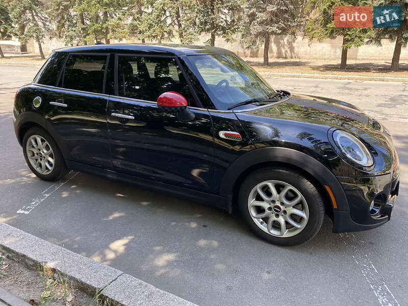 Хетчбек MINI Hatch 2018 в Києві