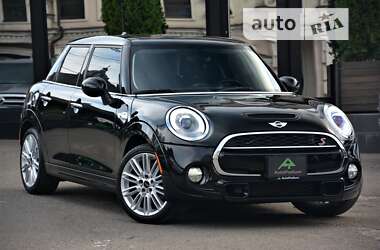 Хэтчбек MINI Hatch 2015 в Киеве