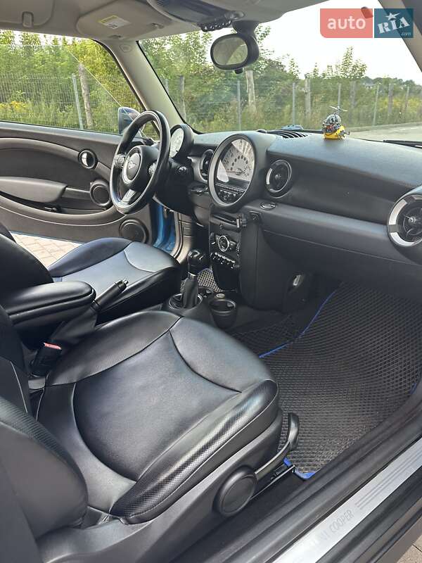 Хэтчбек MINI Hatch 2011 в Дубно