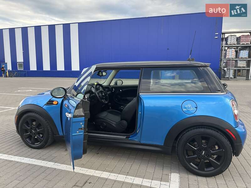 Хэтчбек MINI Hatch 2011 в Дубно