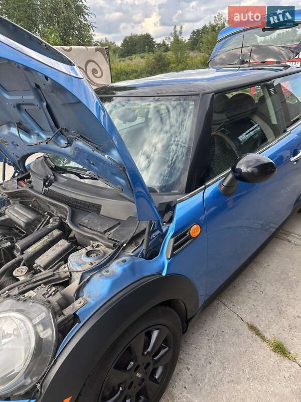 Хэтчбек MINI Hatch 2011 в Дубно
