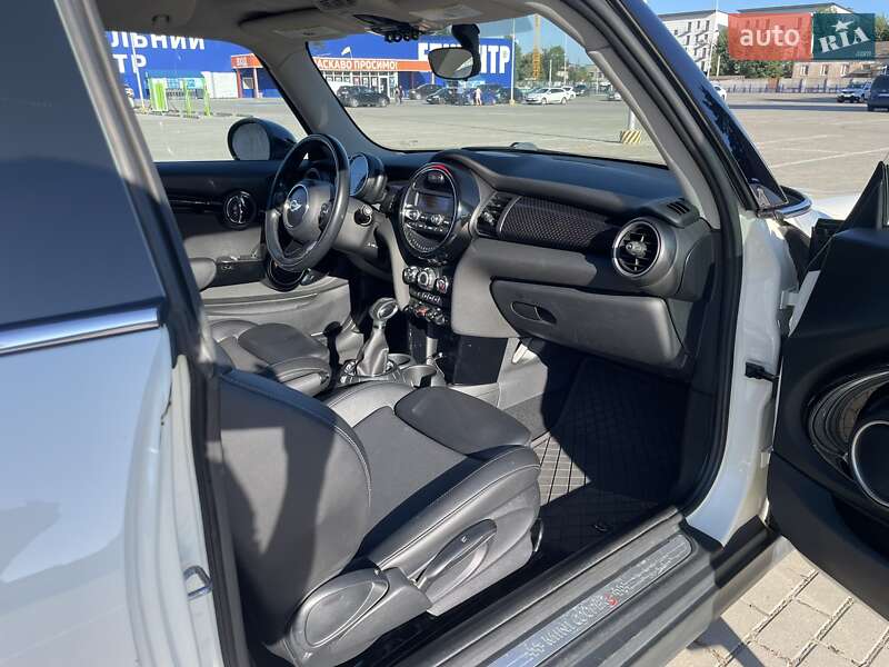 Хэтчбек MINI Hatch 2014 в Тернополе
